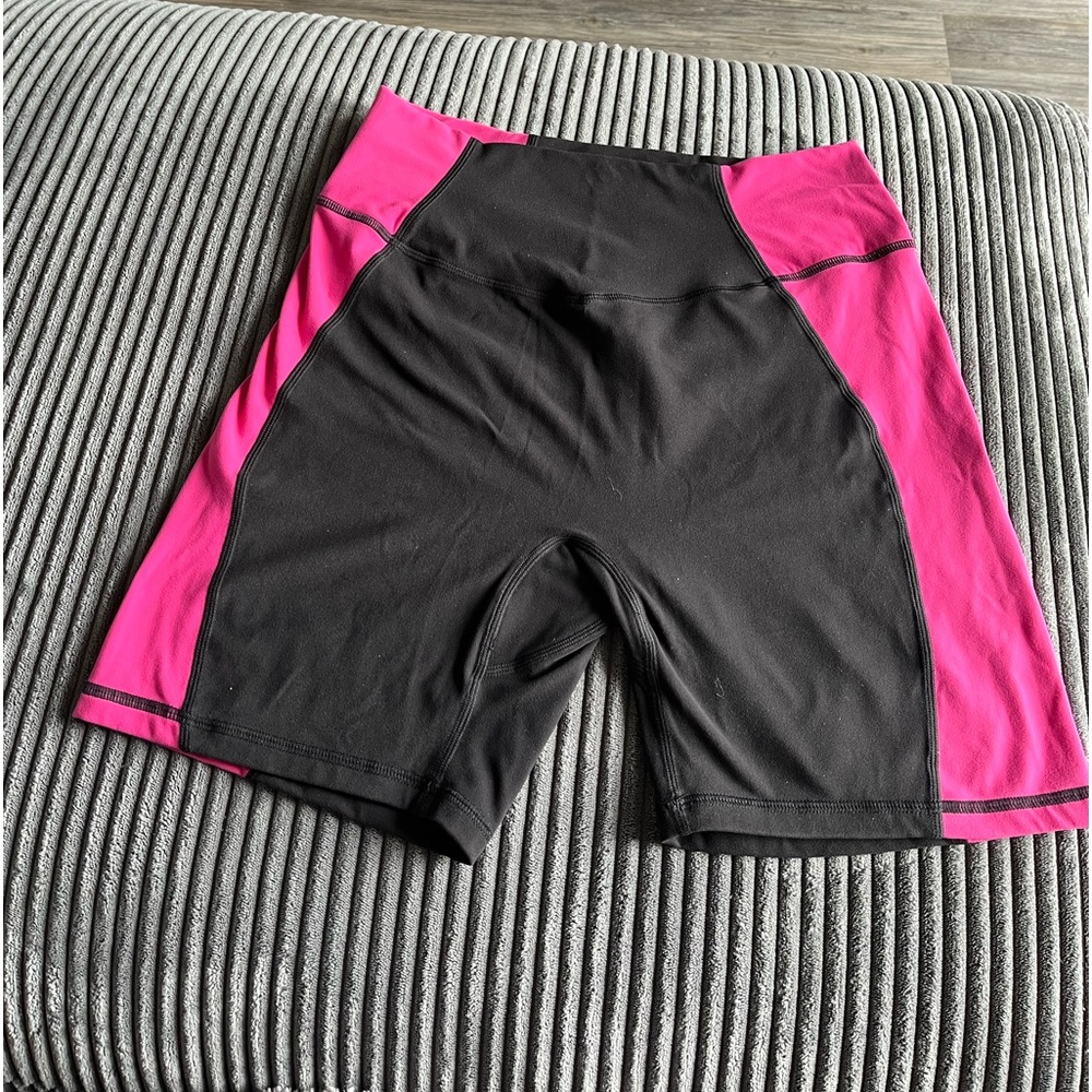 Buffbunny pink and black Aurora short 6” L